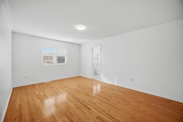 47 Reindeer Crescent, Woodbridge - photo 34