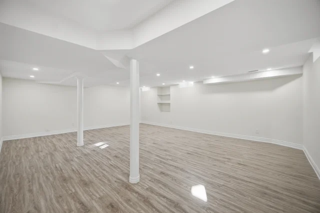 47 Reindeer Crescent, Woodbridge - photo 60