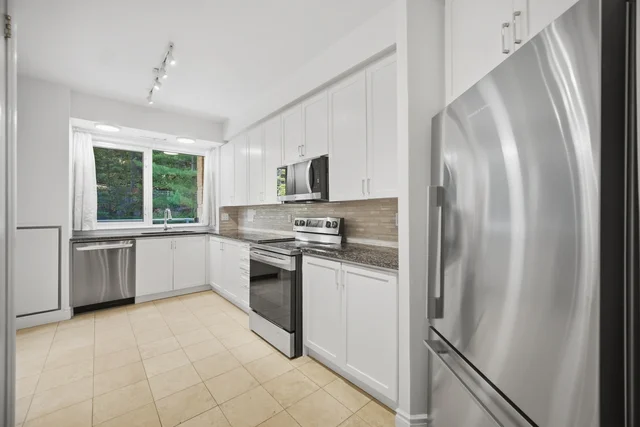 #322-11 William Carson Crescent, North York - photo 26