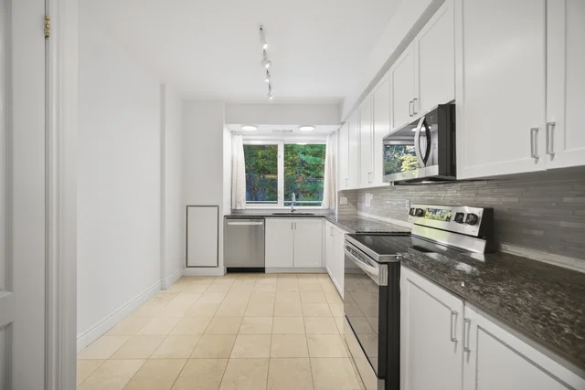 #322-11 William Carson Crescent, North York - photo 28