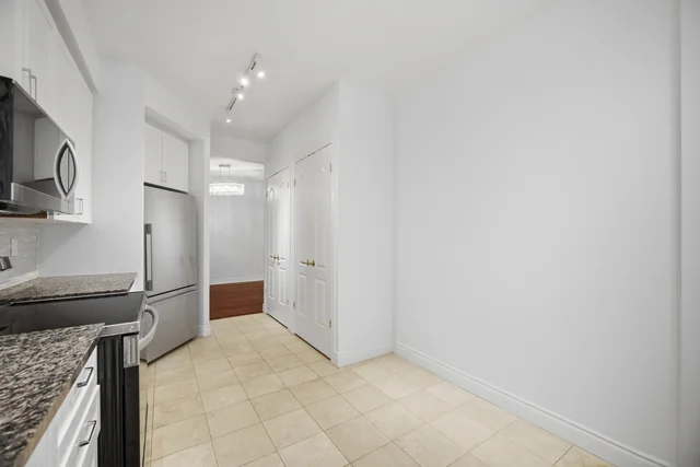 #322-11 William Carson Crescent, North York - photo 29