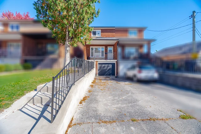 451 Westmoreland Avenue North, Toronto - photo 2