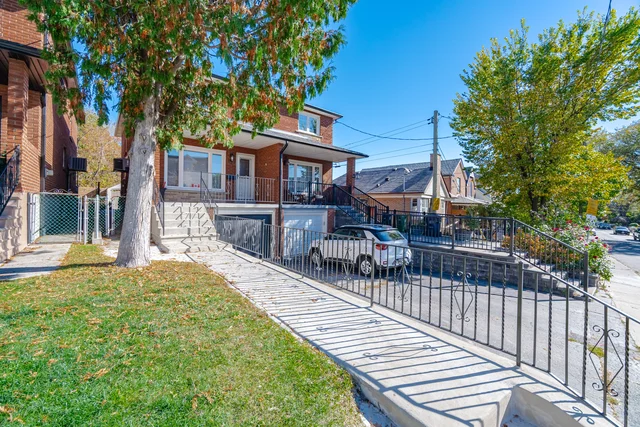 451 Westmoreland Avenue North, Toronto - photo 4