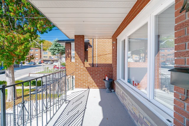 451 Westmoreland Avenue North, Toronto - photo 7