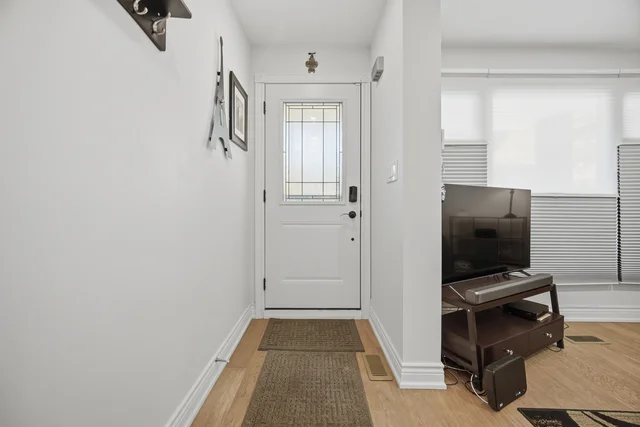 451 Westmoreland Avenue North, Toronto - photo 9
