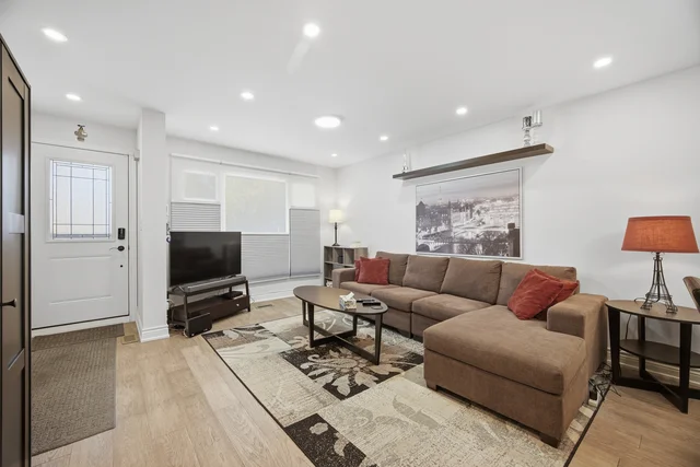 451 Westmoreland Avenue North, Toronto - photo 11