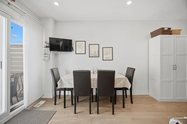 451 Westmoreland Avenue North, Toronto - photo 24