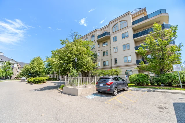 #401-3 Dayspring Circle, Brampton - photo 1