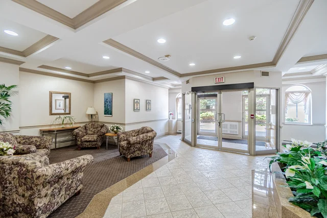 #401-3 Dayspring Circle, Brampton - photo 3