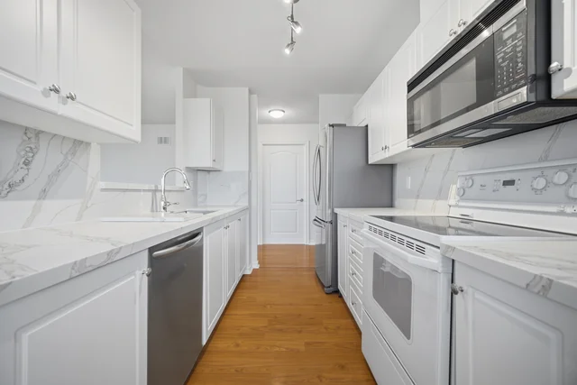 #401-3 Dayspring Circle, Brampton - photo 9