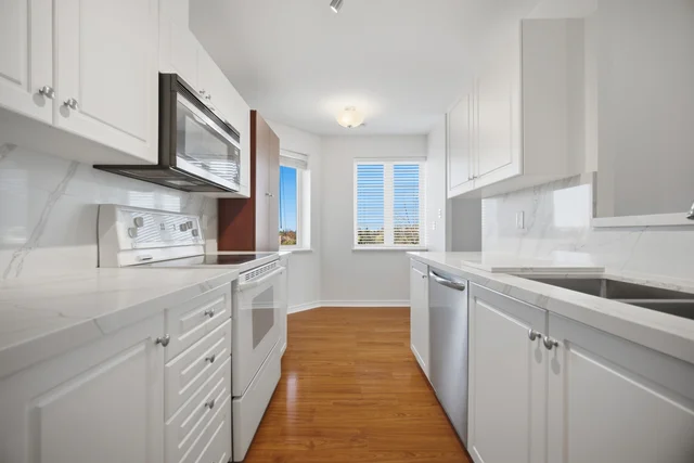#401-3 Dayspring Circle, Brampton - photo 11