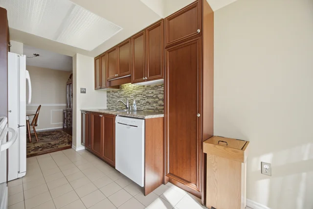 #911-20 Cherrytree Drive, Brampton - photo 19