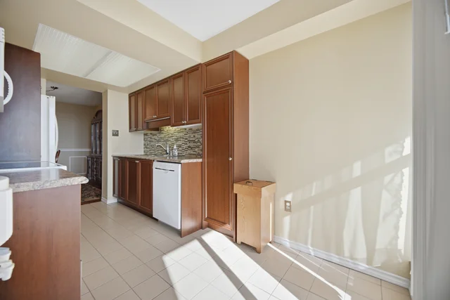 #911-20 Cherrytree Drive, Brampton - photo 23