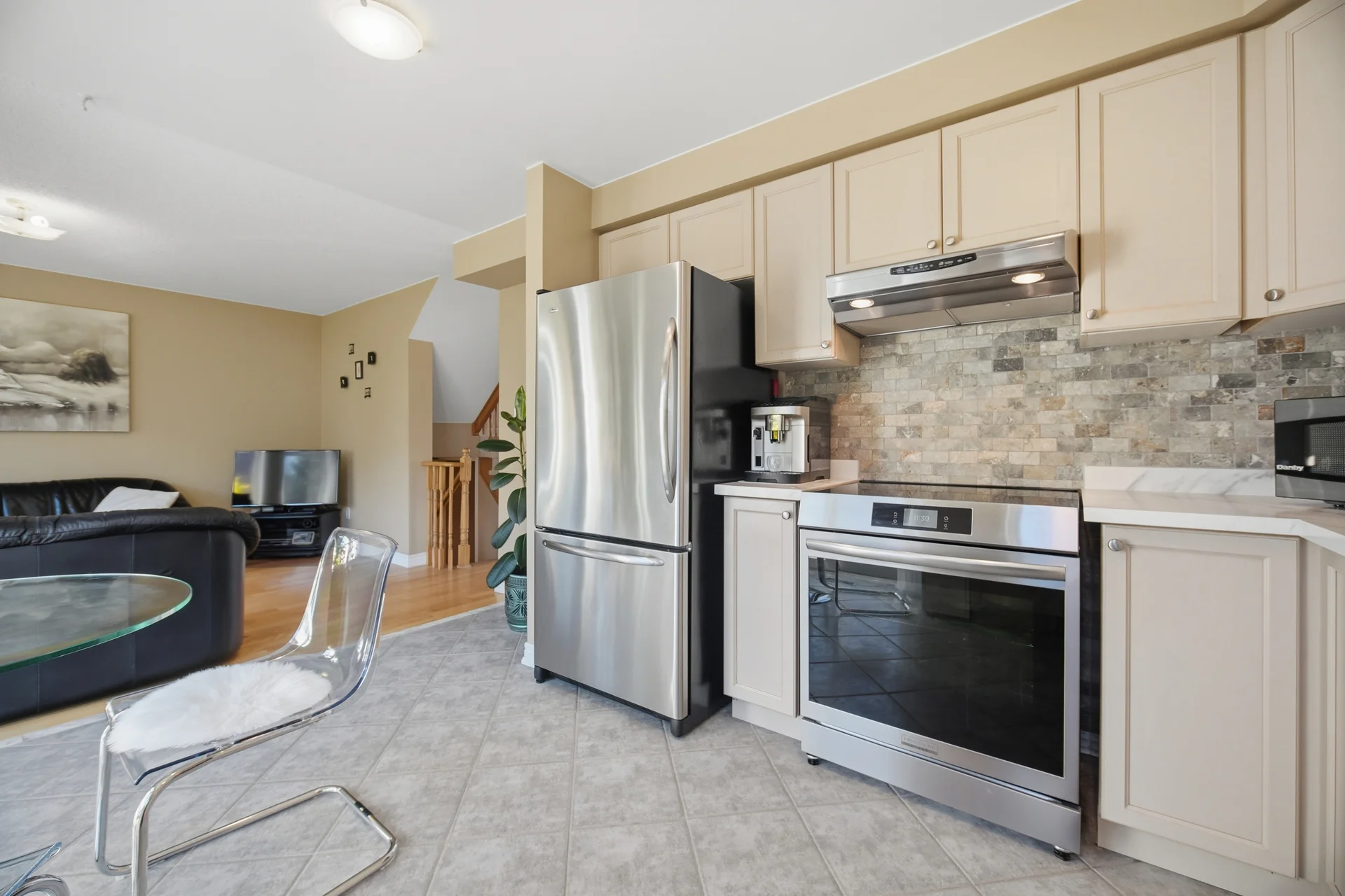 2194 Sutton Drive, Burlington - photo 22