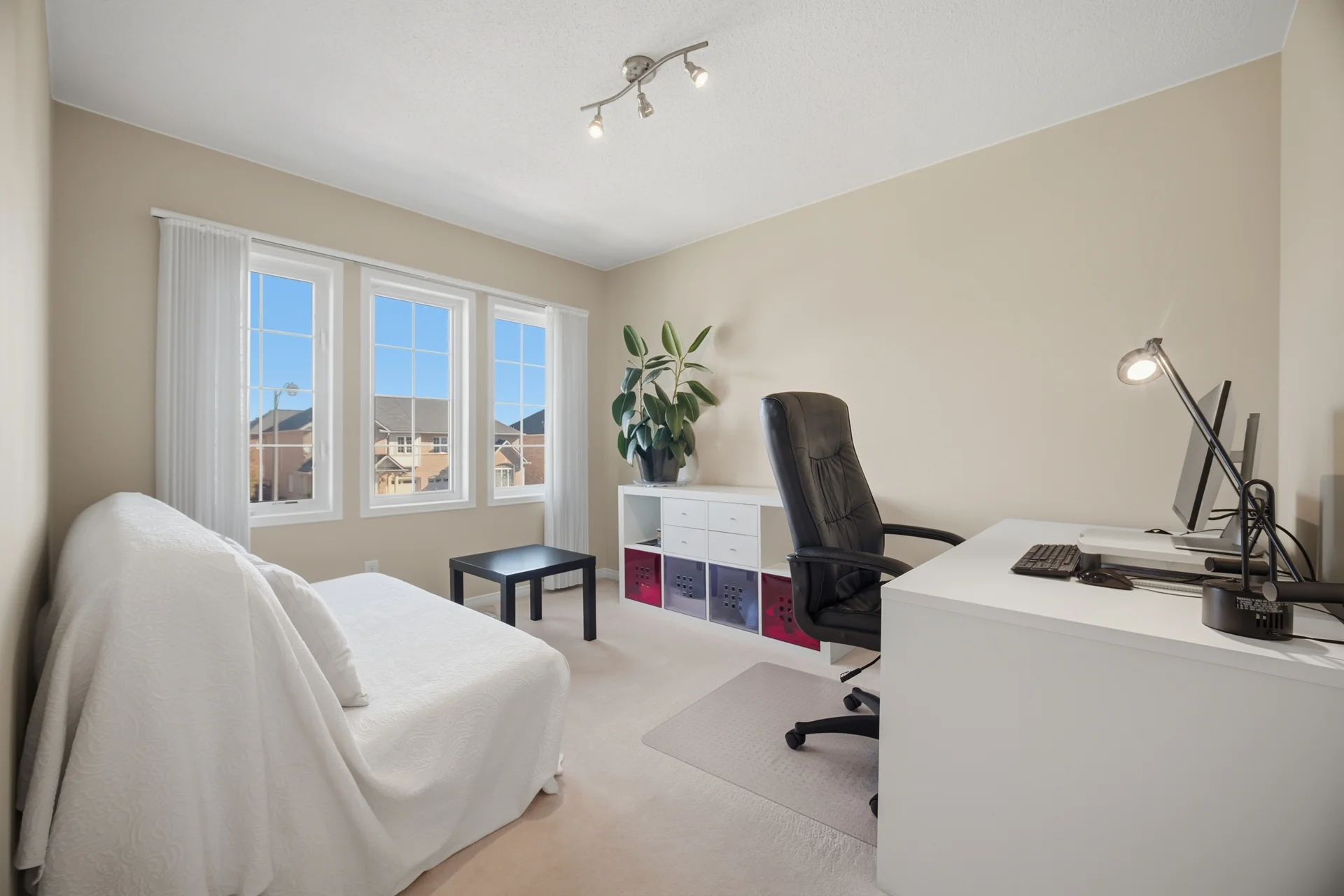 2194 Sutton Drive, Burlington - photo 32
