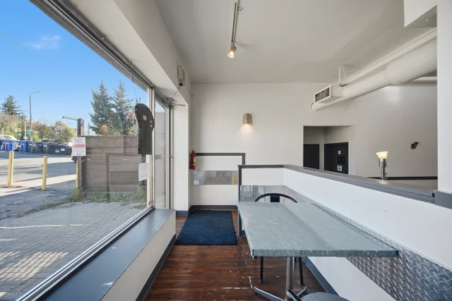 228 Main Street East, Milton - photo 33