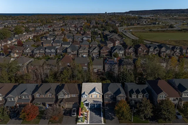 306 Montreal Circle, Stoney Creek - photo 2