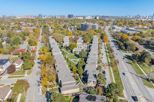 #94-65 Old Burnhamthorpe Road, Etobicoke - photo 1