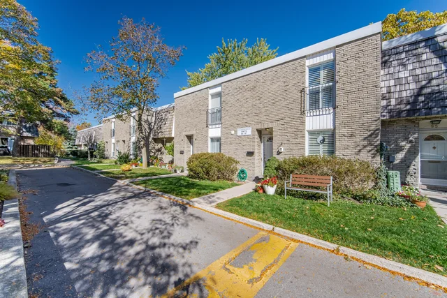 #94-65 Old Burnhamthorpe Road, Etobicoke - photo 12