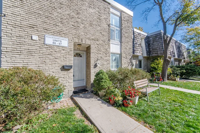 #94-65 Old Burnhamthorpe Road, Etobicoke - photo 13