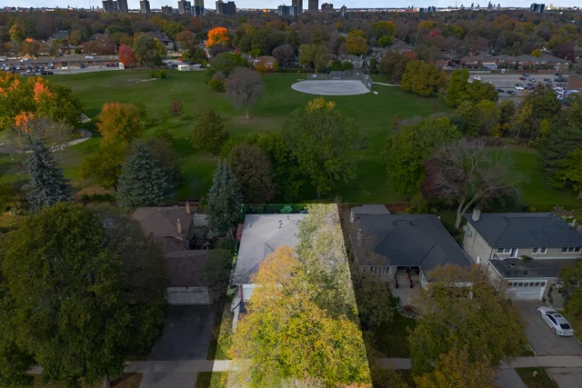 14 Strathdee Drive, Etobicoke - photo 4