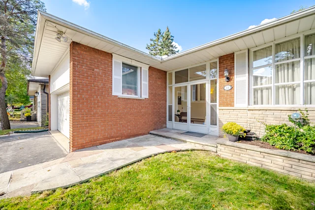 14 Strathdee Drive, Etobicoke - photo 16