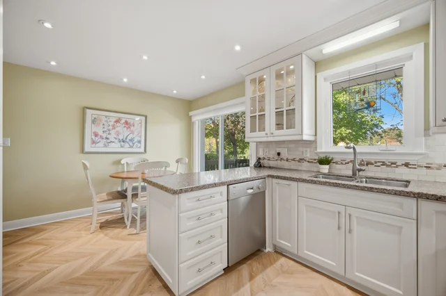 14 Strathdee Drive, Etobicoke - photo 34