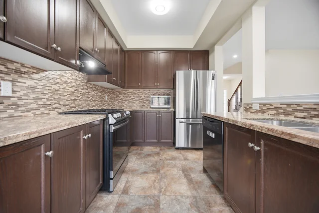 116 Echovalley Drive, Hamilton - photo 17