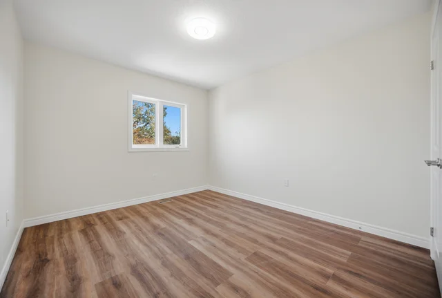 116 Echovalley Drive, Hamilton - photo 36