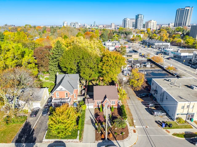 11 Rock Avenue, Kitchener - photo 1