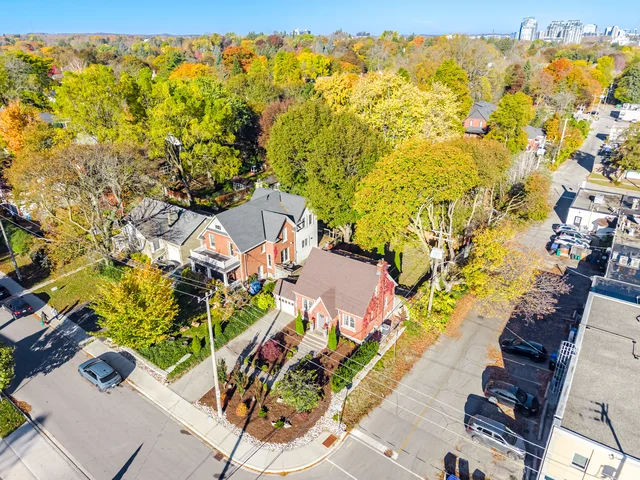 11 Rock Avenue, Kitchener - photo 4