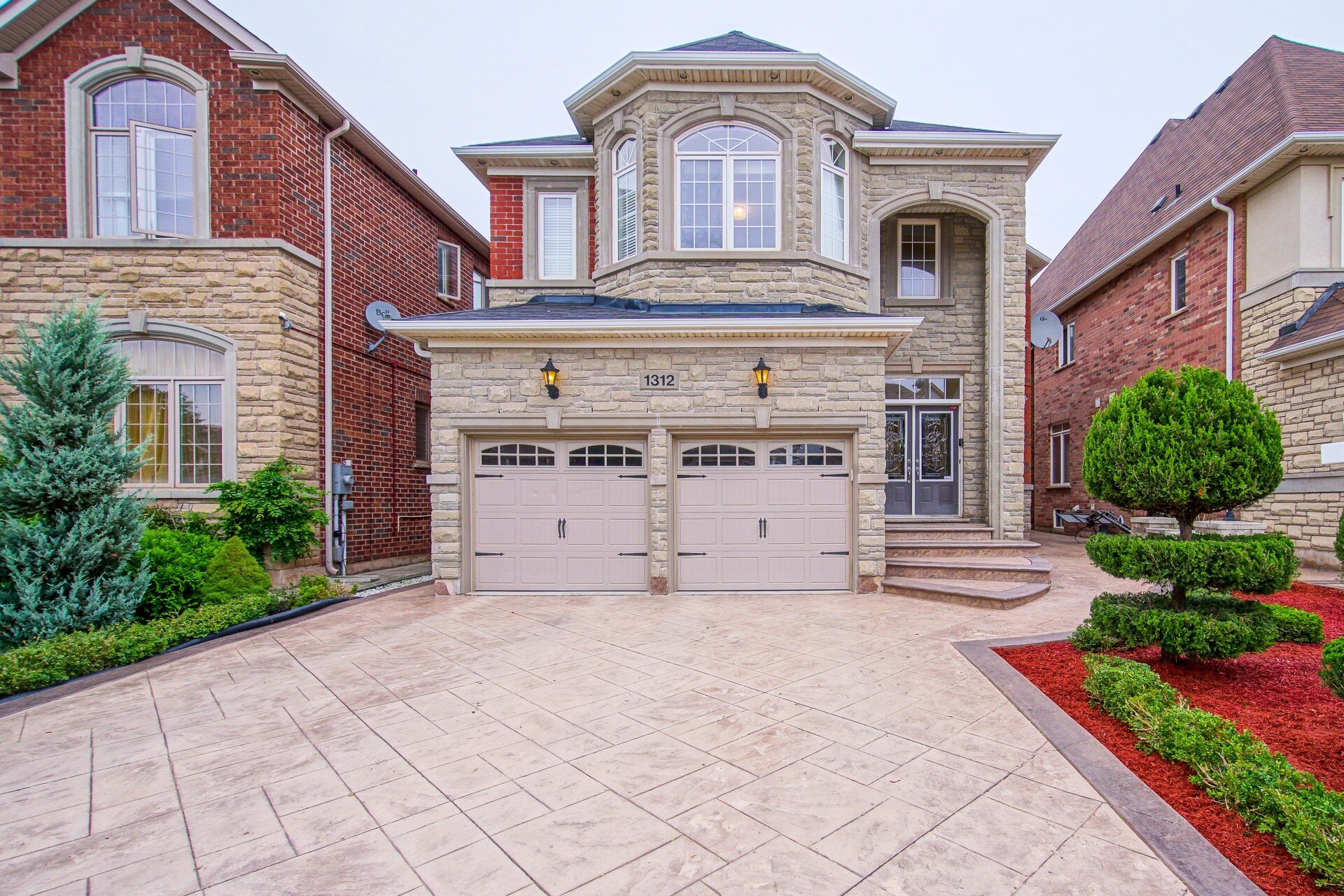 1312 Kestell Blvd Oakville - photo 2