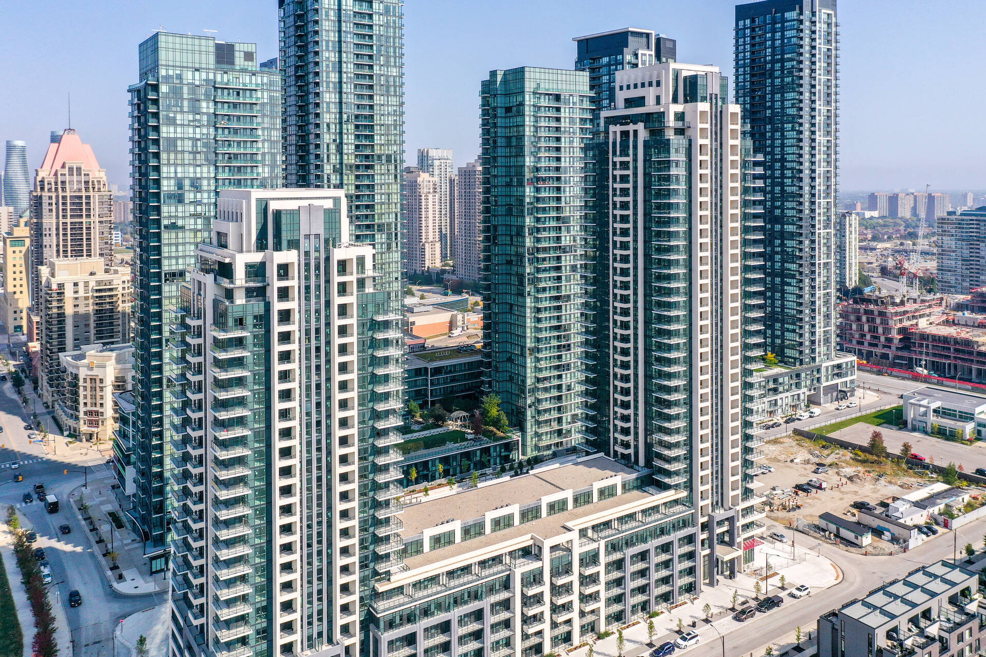 #1409-4085 Parkside Village Drive, Mississauga – Realmedia Tours