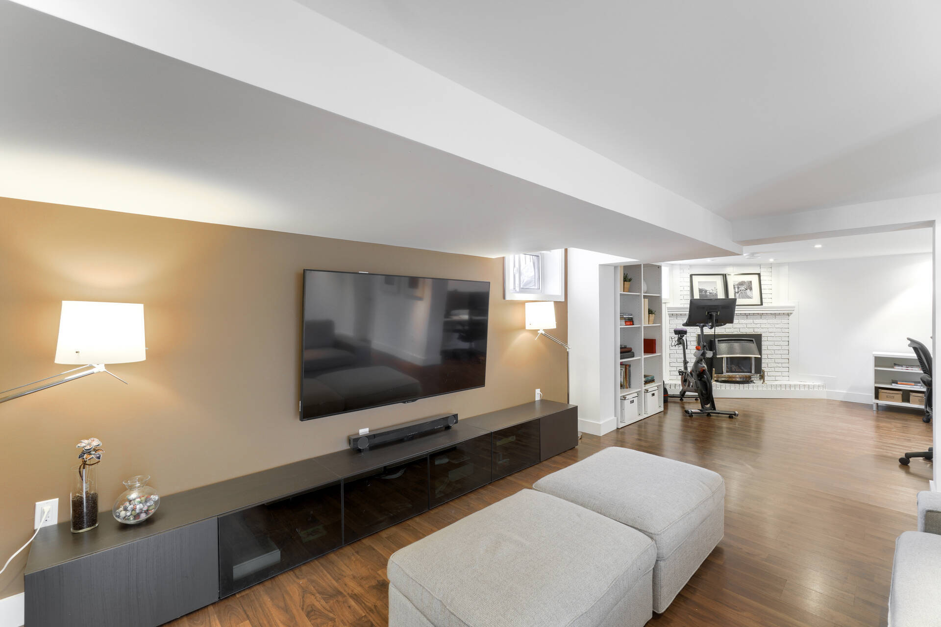 1884504