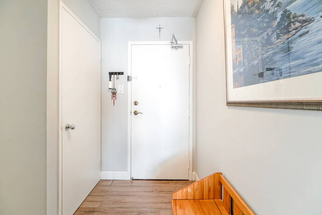 #808-633 Bay Street, Toronto - photo 5