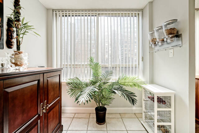 #808-633 Bay Street, Toronto - photo 16