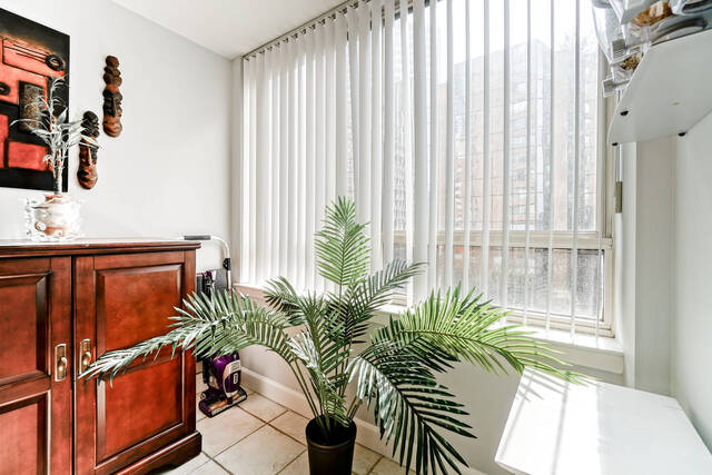 #808-633 Bay Street, Toronto - photo 18