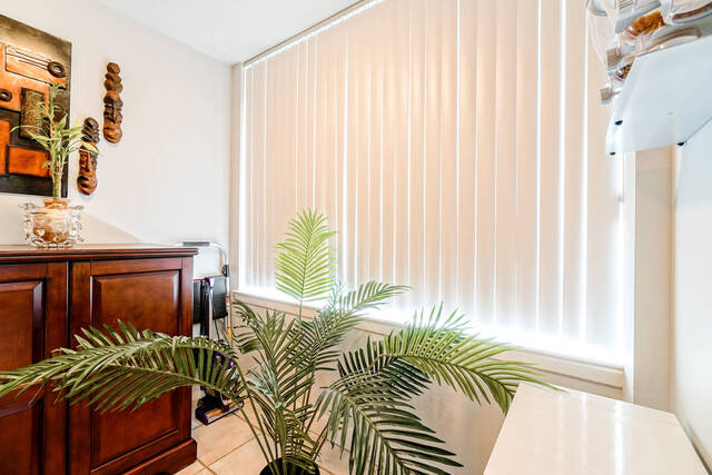 #808-633 Bay Street, Toronto - photo 19