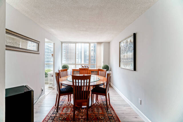 #808-633 Bay Street, Toronto - photo 23