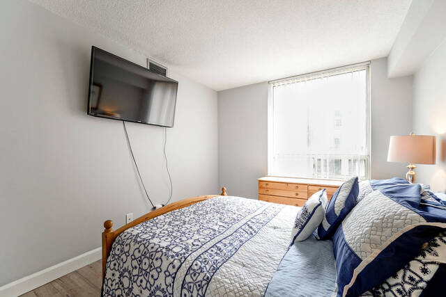 #808-633 Bay Street, Toronto - photo 30