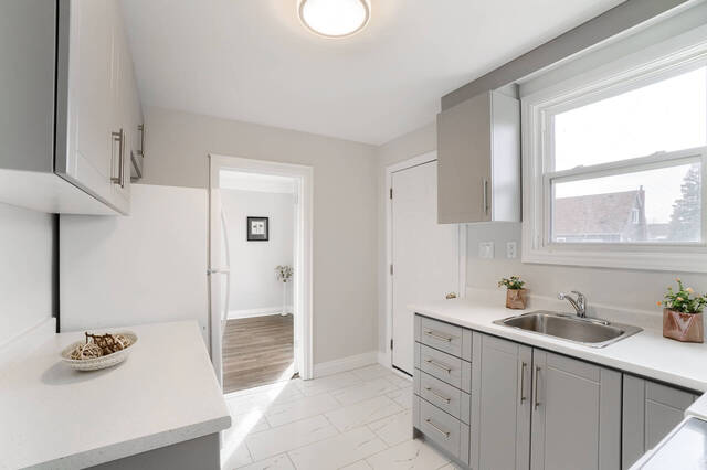 702 Upper James Street, Hamilton - photo 9