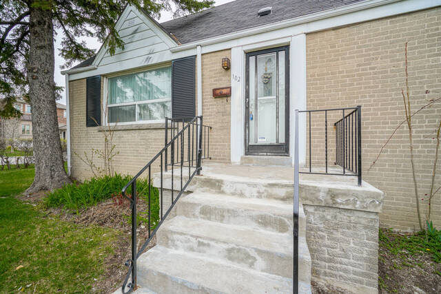 102 Stayner Avenue, North York - photo 4