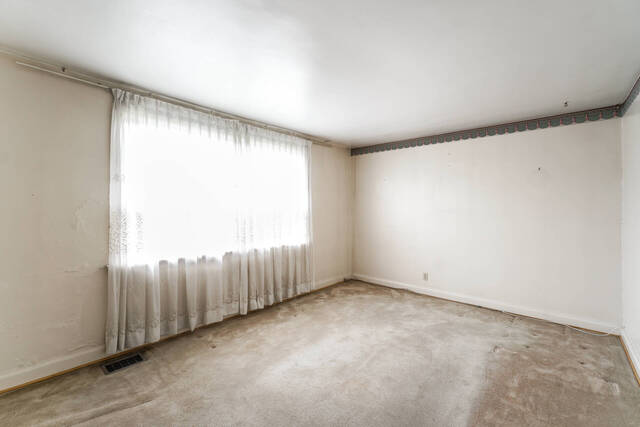 102 Stayner Avenue, North York - photo 8