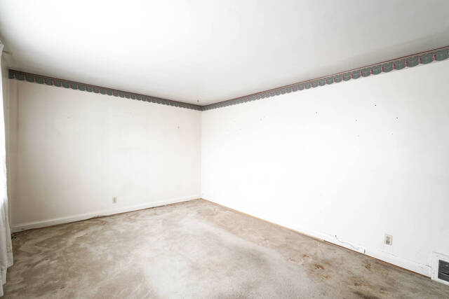 102 Stayner Avenue, North York - photo 9
