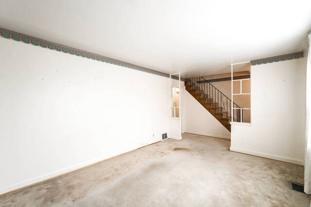 102 Stayner Avenue, North York - photo 10