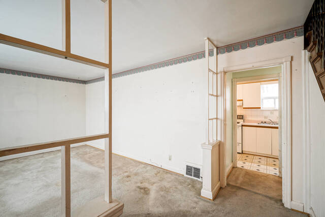 102 Stayner Avenue, North York - photo 11
