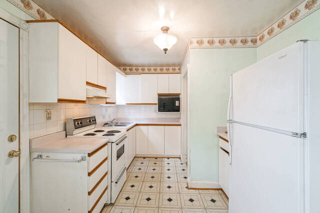 102 Stayner Avenue, North York - photo 14