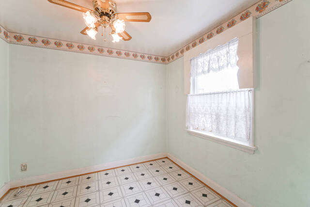 102 Stayner Avenue, North York - photo 18