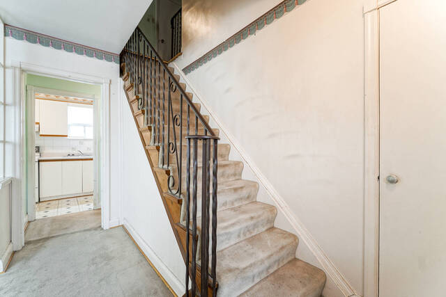 102 Stayner Avenue, North York - photo 28