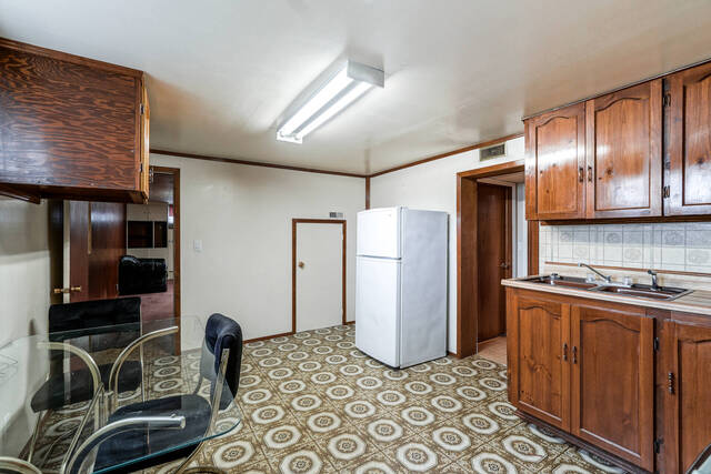 102 Stayner Avenue, North York - photo 46